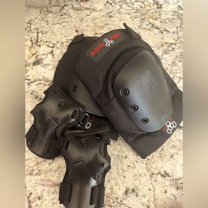 Skate / One Wheel Knee Pads and Wrist Guards